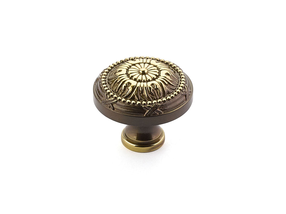 Schaub Versailles Knob  Antique Light Polish 1-1/2" dia