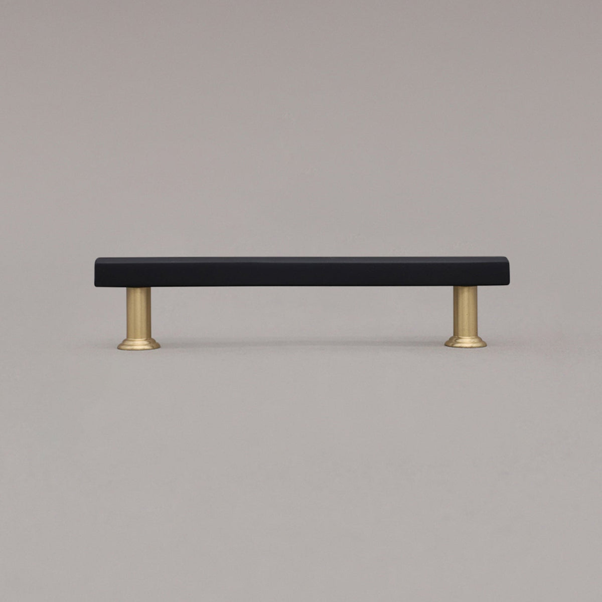 Hapny Mod Cabinet Pull - 5 in (127mm) - Matte Black / Satin Brass