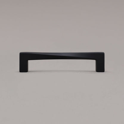Hapny Twist Cabinet Pull - 5 in (127mm) - Matte Black