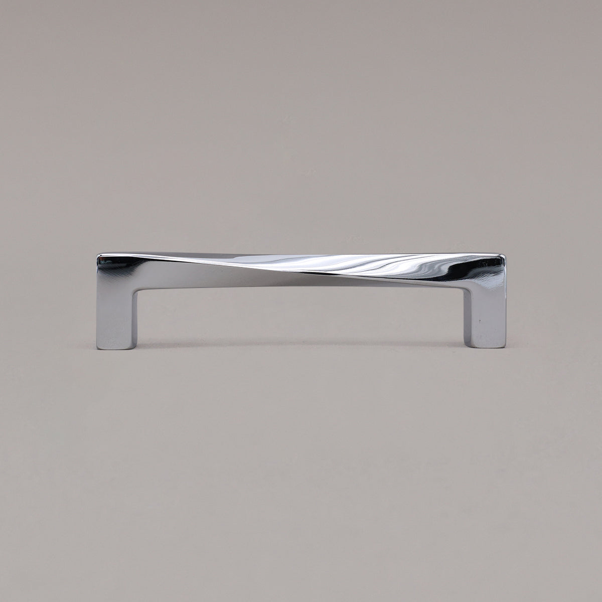 Hapny Twist Cabinet Pull - 5 in (127mm) - Polished Chrome