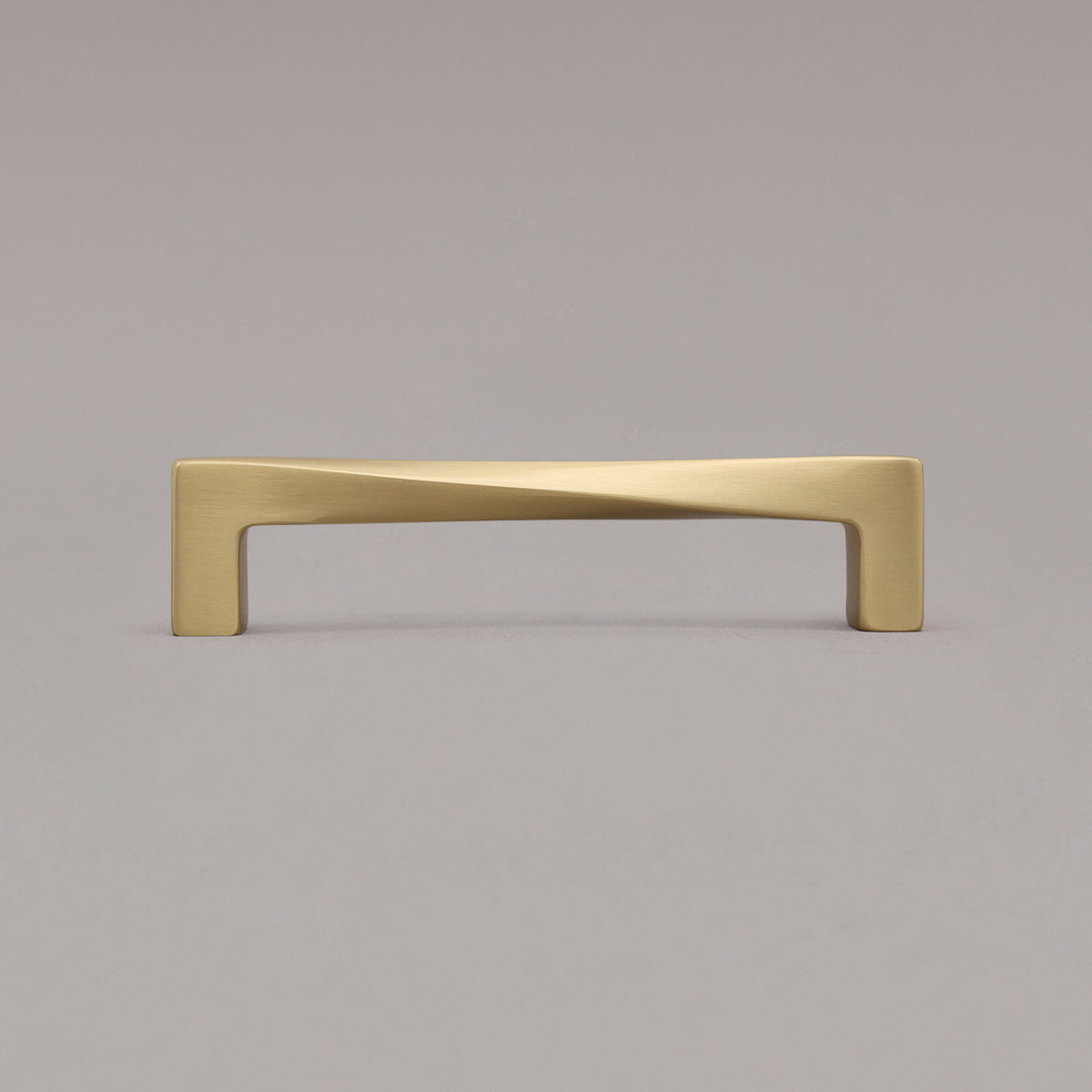 Hapny Twist Cabinet Pull - 5 in (127mm) - Satin Brass