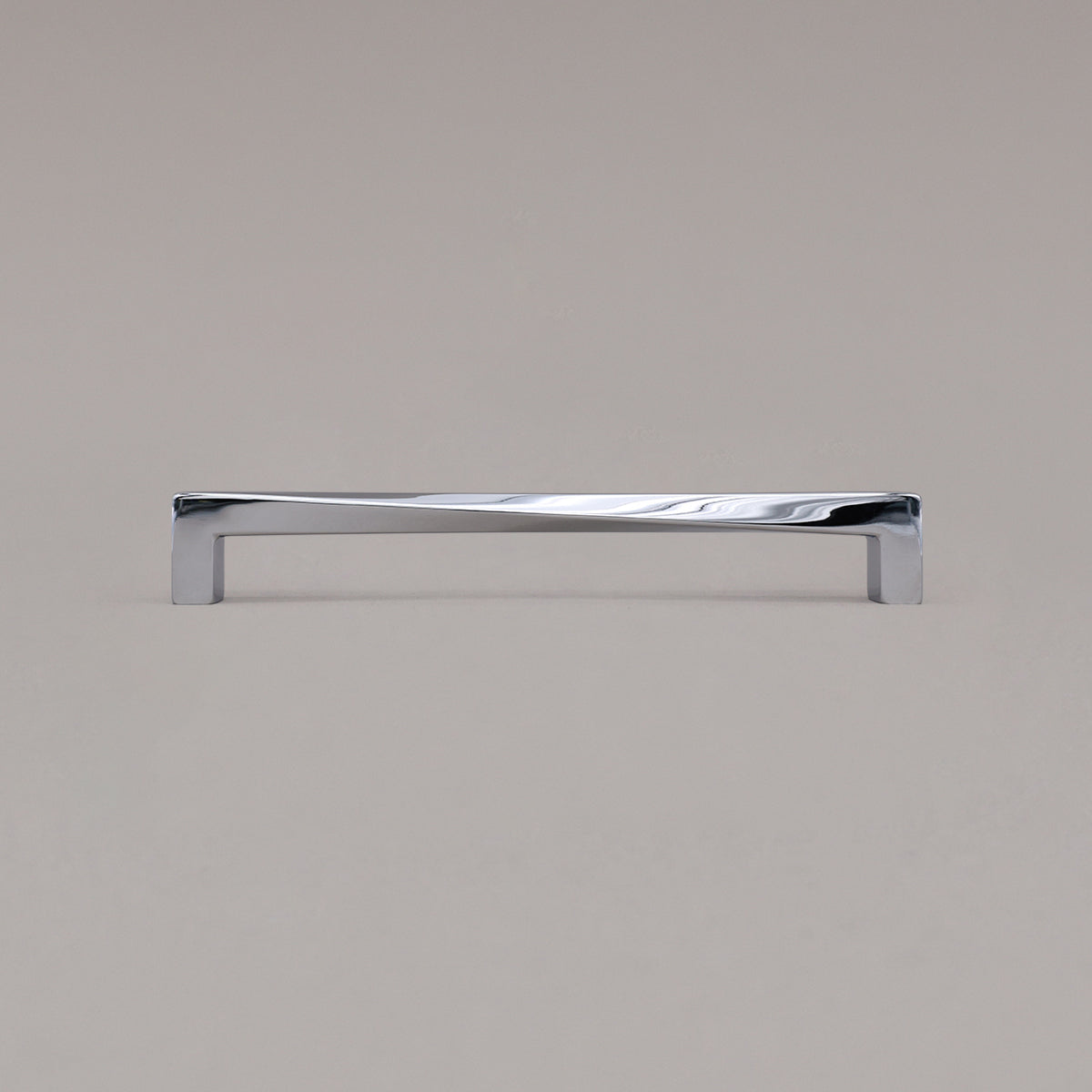 Hapny Twist Cabinet Pull - 8 in (203.2mm) - Polished Chrome