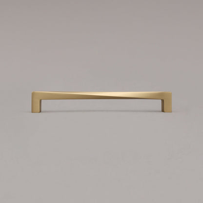 Hapny Twist Cabinet Pull - 8 in (203.2mm) - Satin Brass