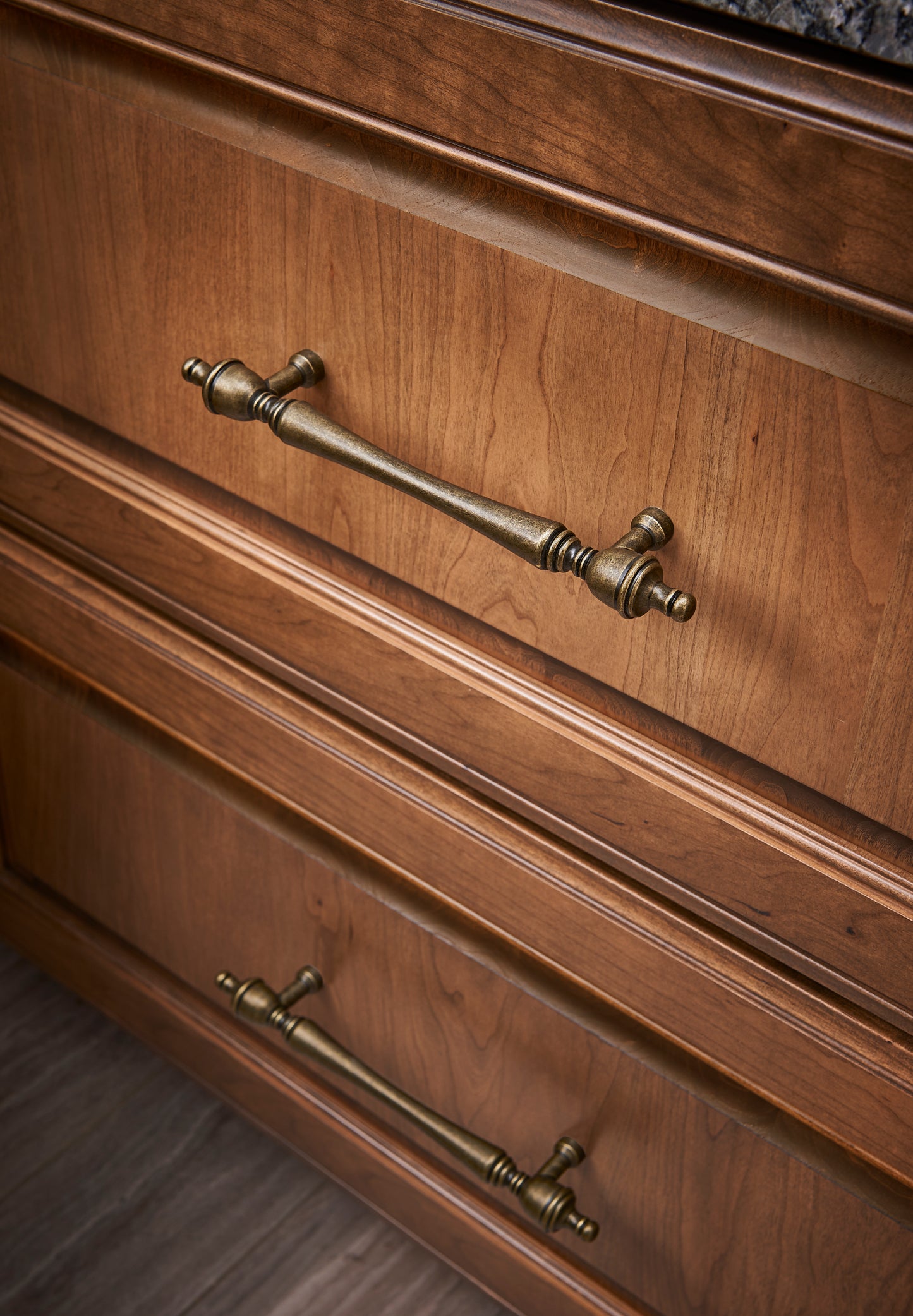 Top Knobs Somerset Finial Bar Pull