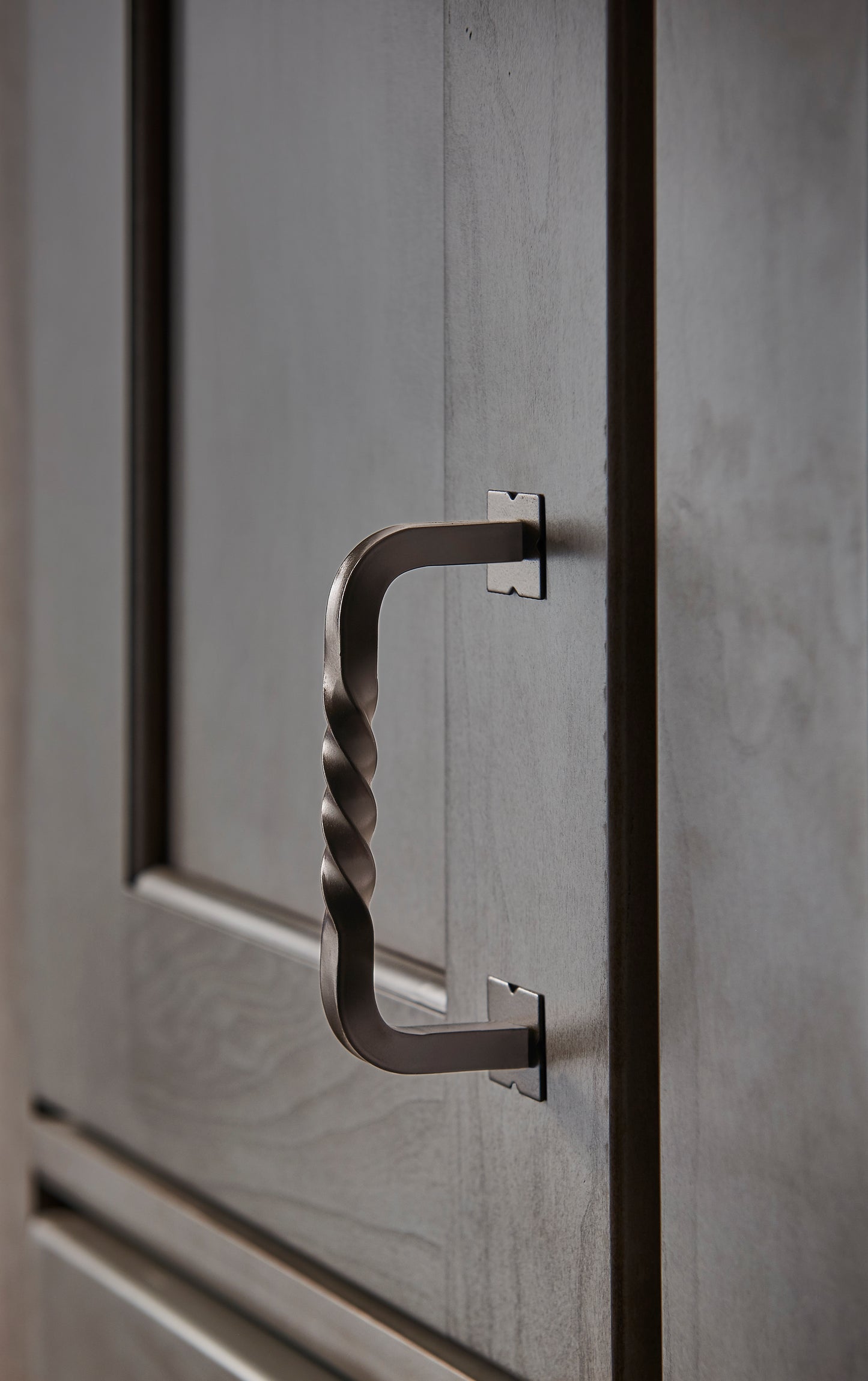 Top Knobs Square Twist Bar Pull