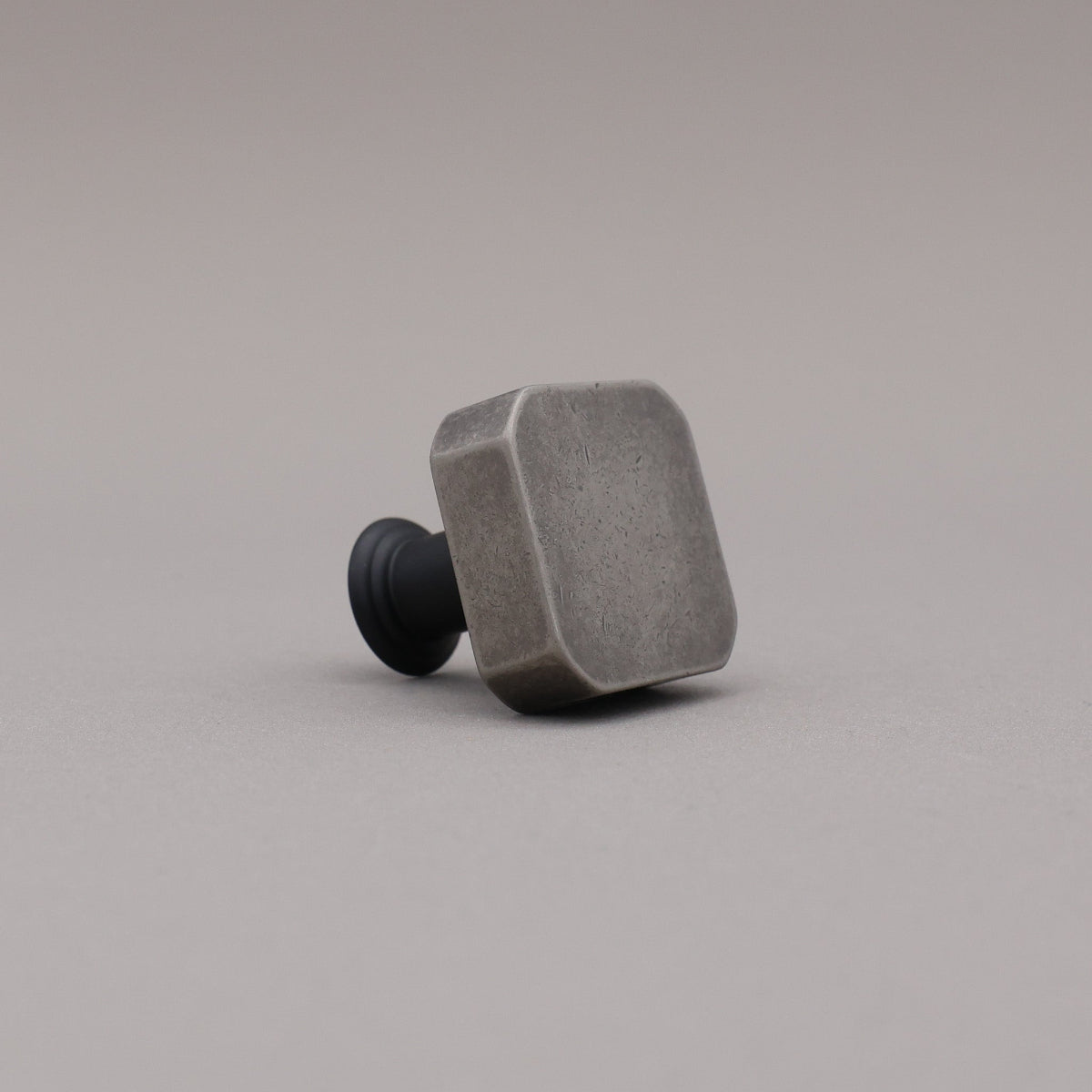 Hapny Mod Cabinet Knob - Weathered Nickel / Matte Black