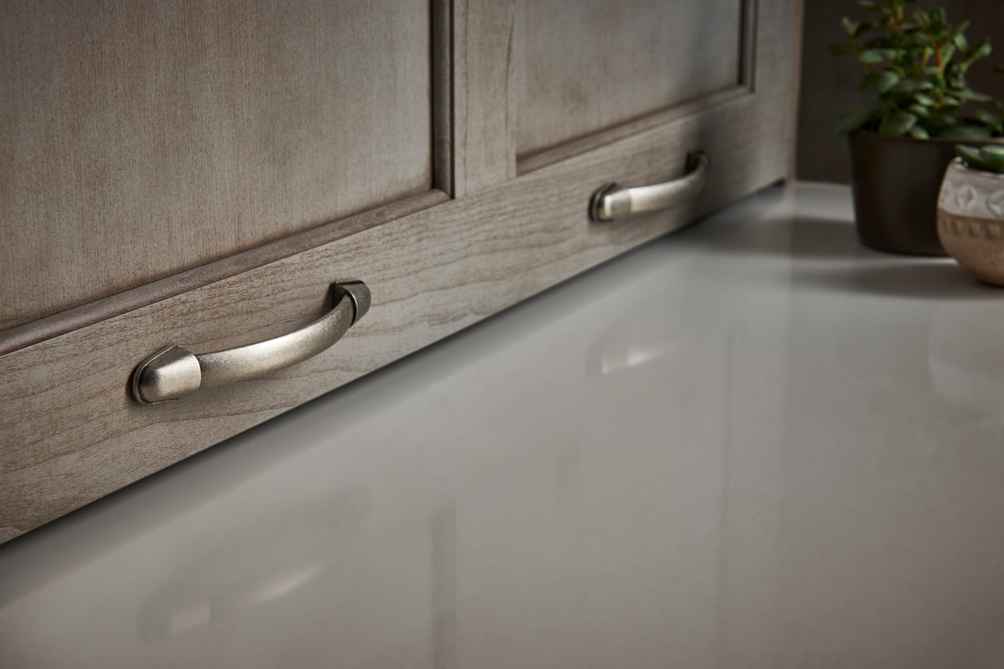 Top Knobs Buckle Bar Pull