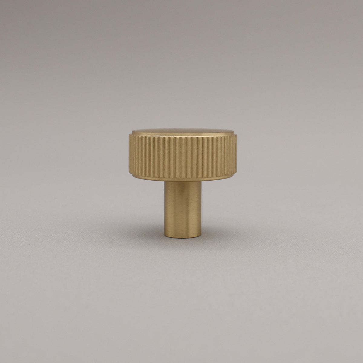 Hapny Ribbed Cabinet Knob - Satin Brass