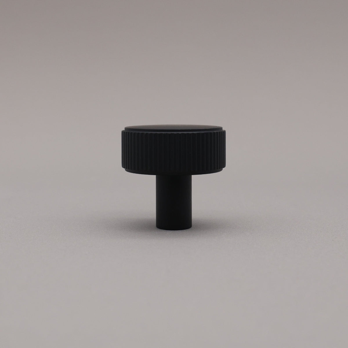 Hapny Ribbed Cabinet Knob - Matte Black