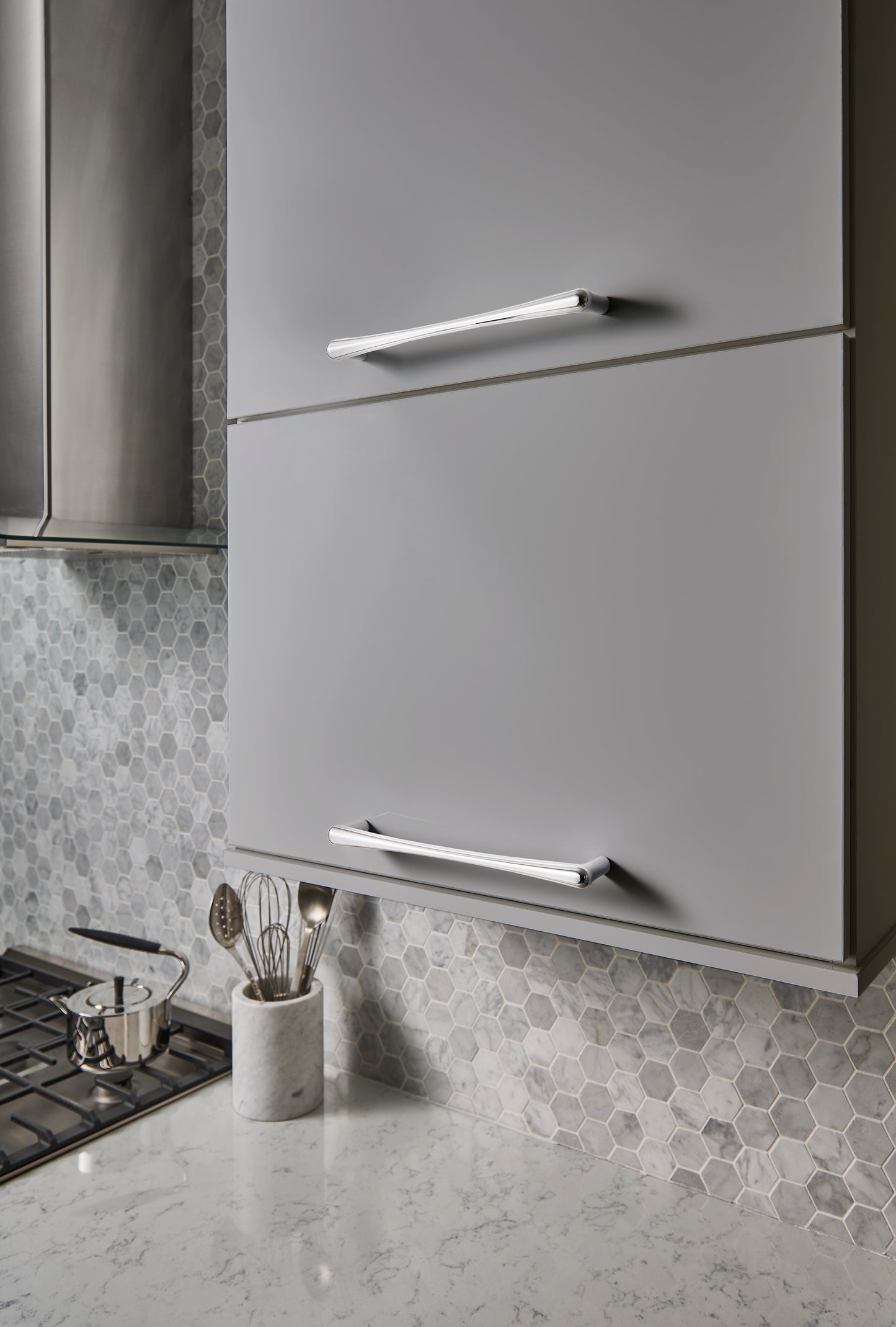 Top Knobs Brookline Bar Pull