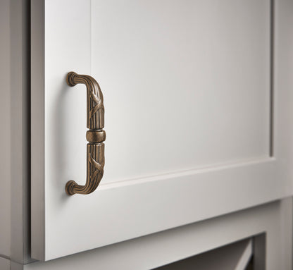 Top Knobs Ribbon & Reed Bar Pull