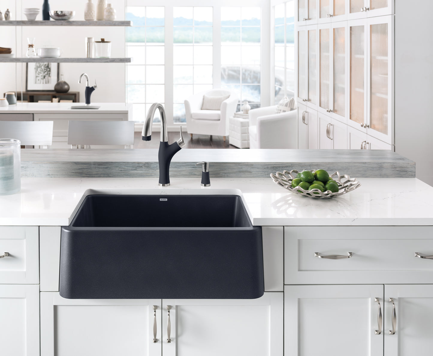 Top Knobs Contour Bar Pull